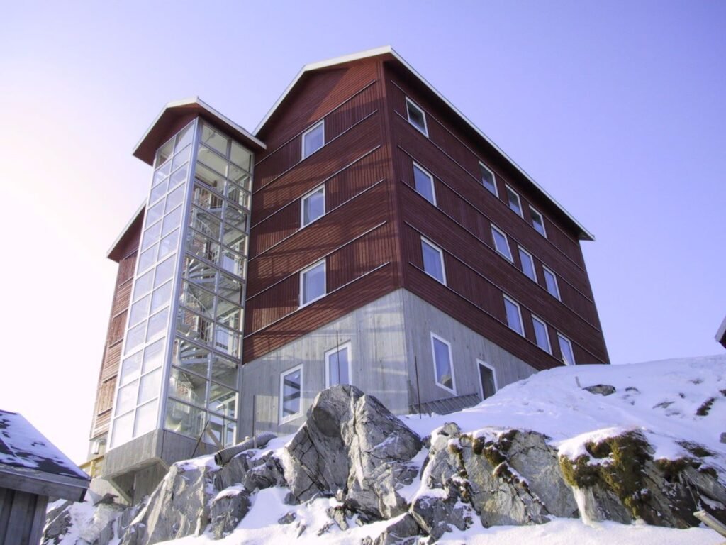 Nuuk Facade fjeld 2